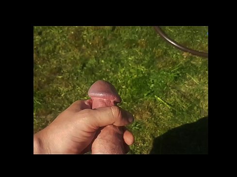❤️ Žhavá kočička si nechá ošukat růžovou kundičku a udělá se squirtem v letní zahradě. ❤ Porno video u porna cs.hentai-id.ru ️❤