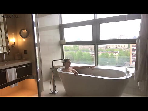 ❤️ Obrovská kočka vášnivě si honí kundu v koupelně ❤ Porno video u porna cs.hentai-id.ru ️❤